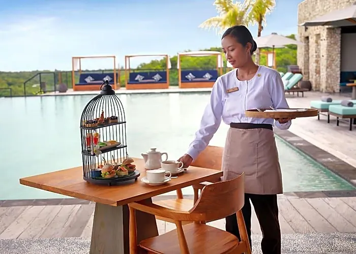 Maua Nusa Penida Bali Resort 4*